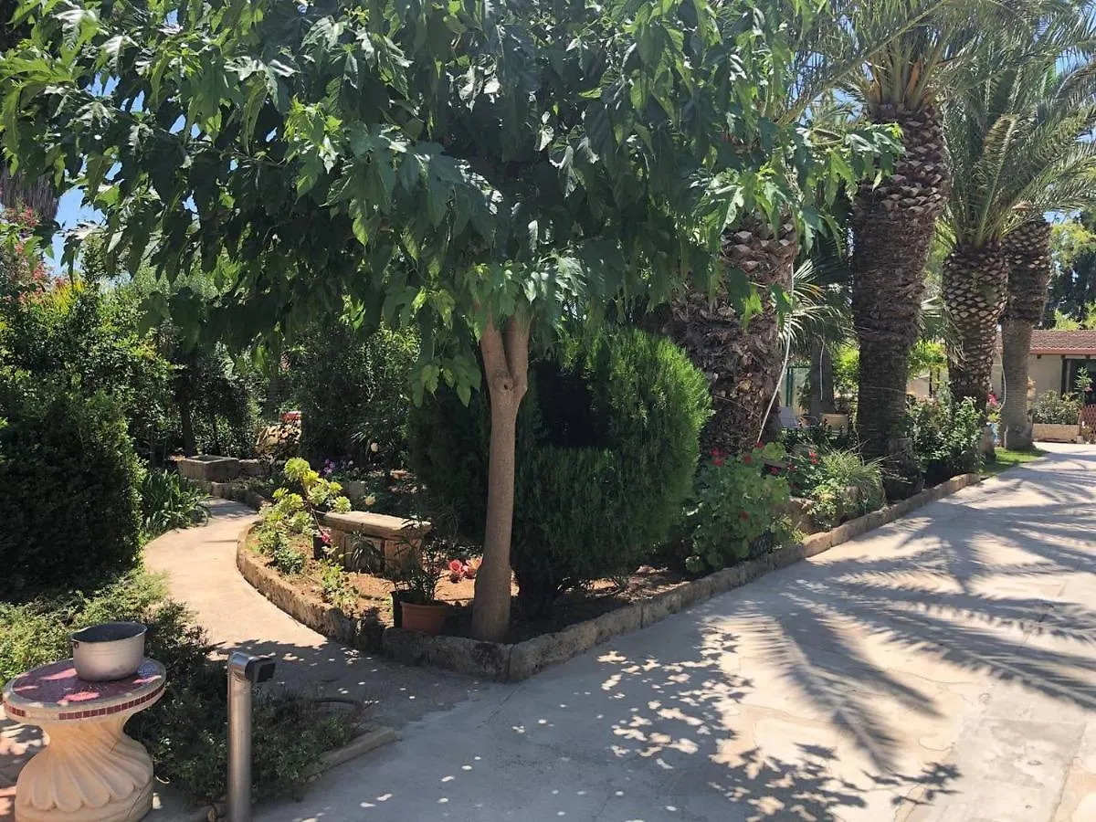 Villa Yucca Avola